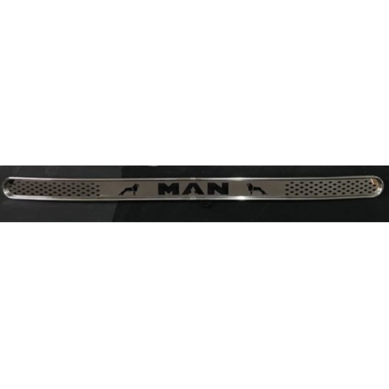 Man TGS - 460 Ön Cam Sineklik (Borulu) - XL